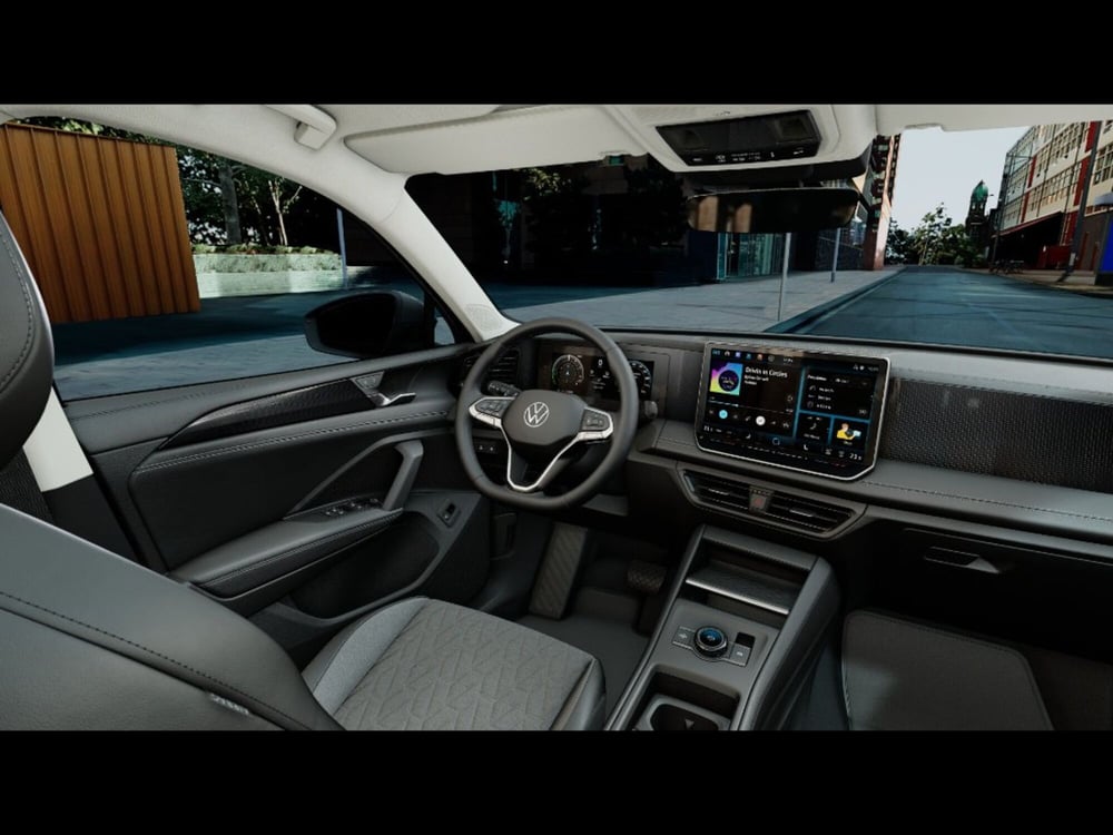 Volkswagen Tiguan nuova a Livorno (10)
