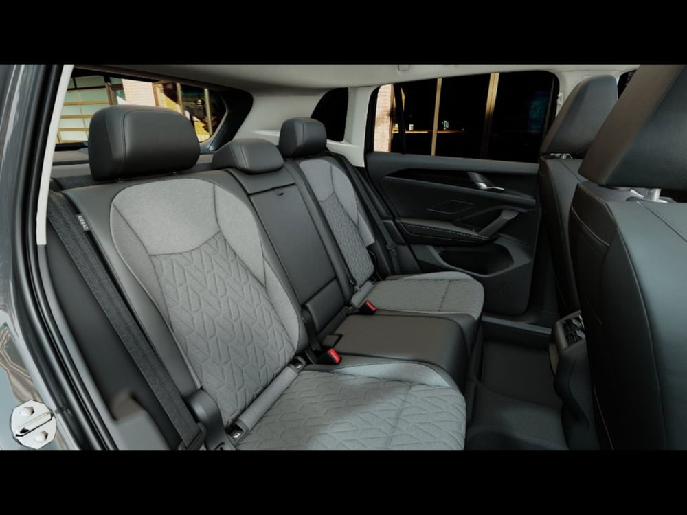 Volkswagen Tiguan nuova a Livorno (11)