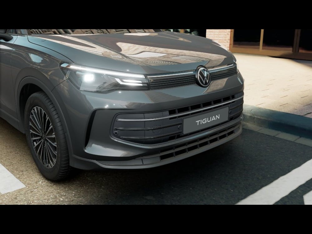 Volkswagen Tiguan nuova a Livorno (4)