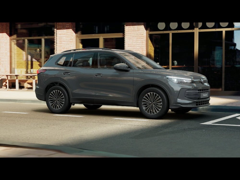 Volkswagen Tiguan nuova a Livorno (5)