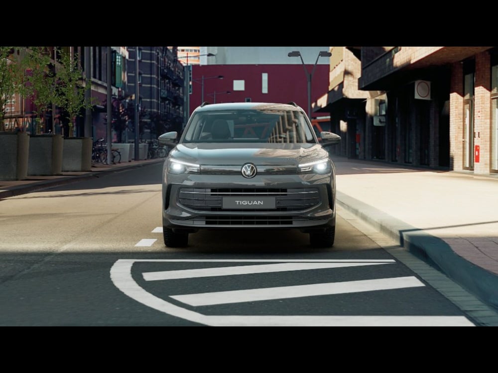 Volkswagen Tiguan nuova a Livorno (7)