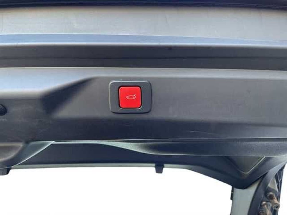 Peugeot 3008 nuova a Ragusa (16)