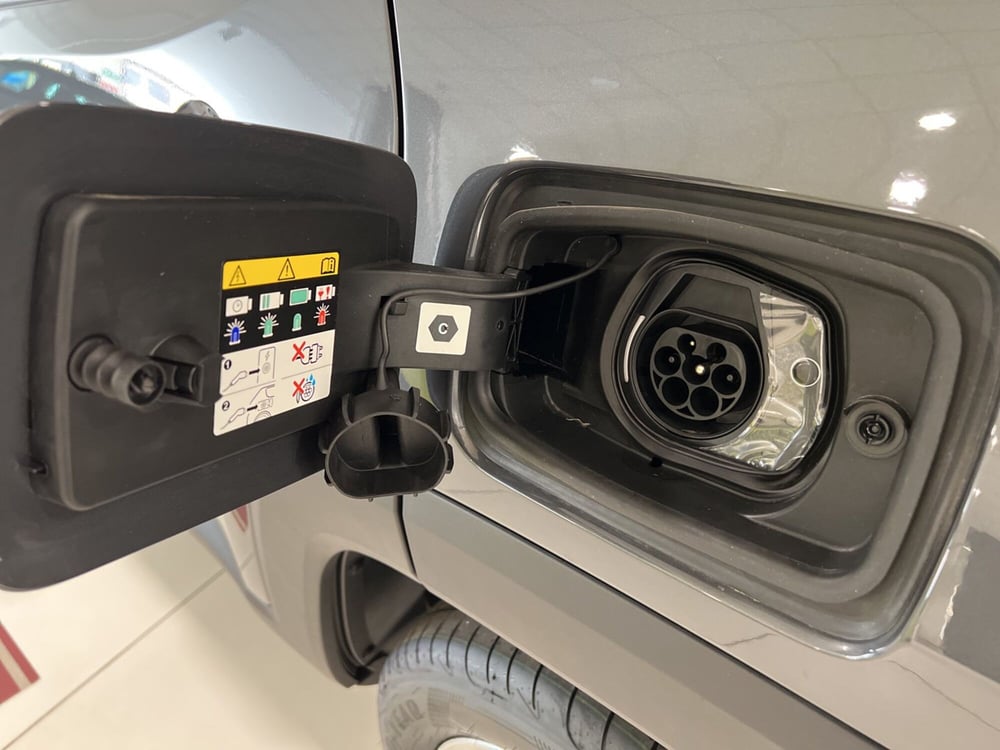 Jeep Renegade nuova a Pisa (10)
