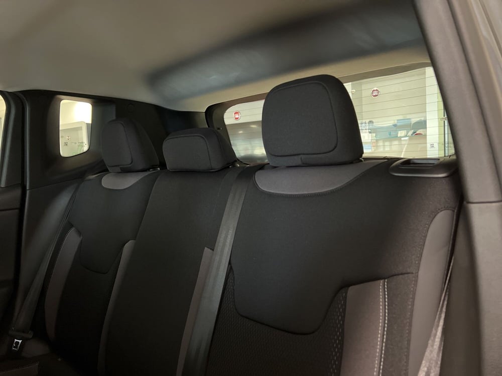 Jeep Renegade nuova a Pisa (7)