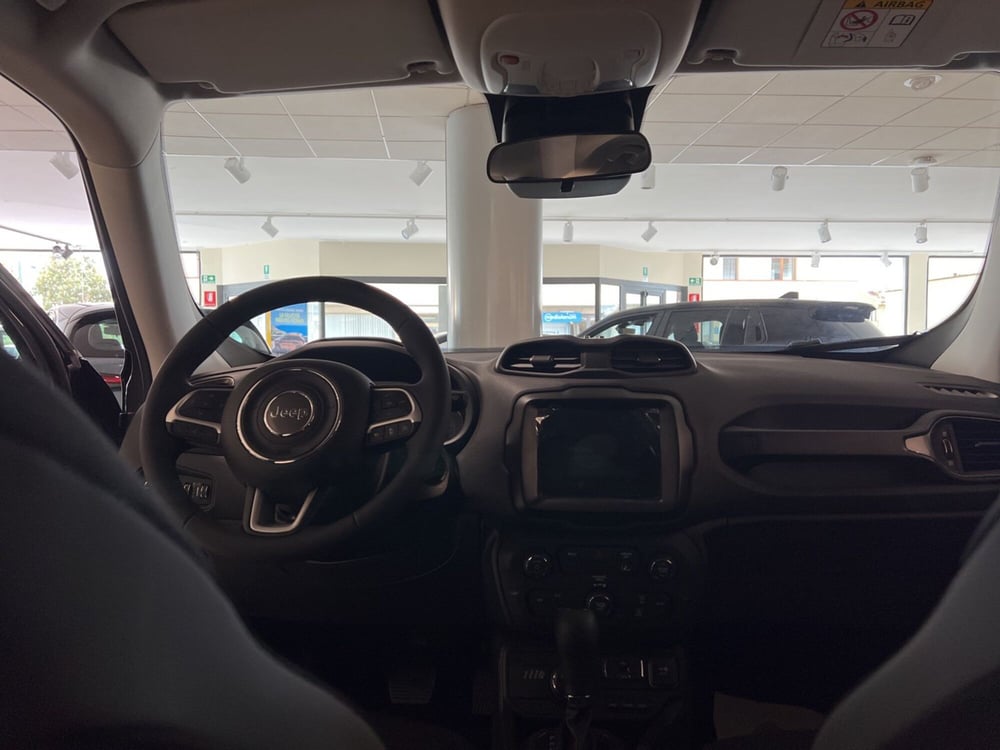 Jeep Renegade nuova a Pisa (8)
