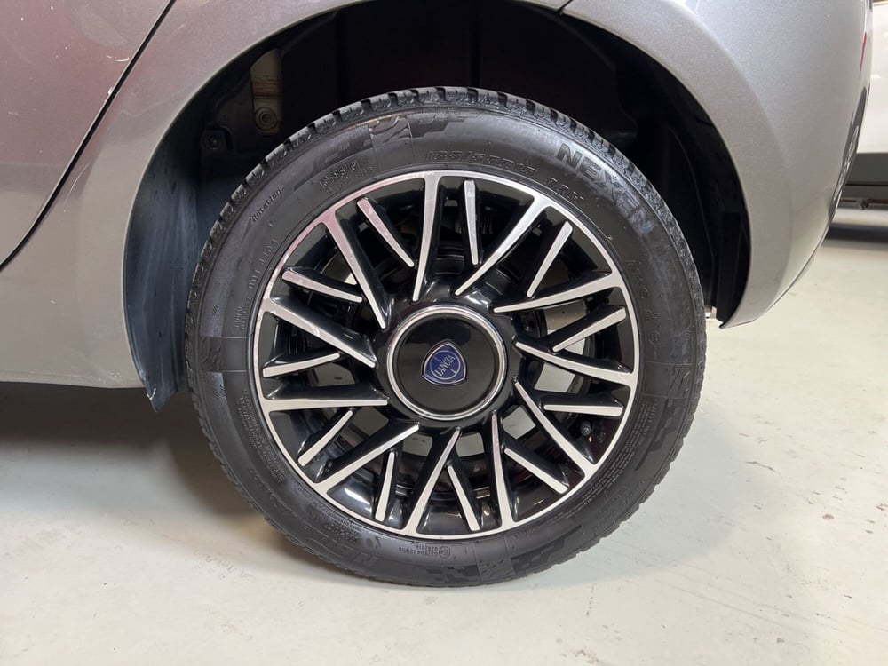 Lancia Ypsilon usata a Pisa (8)