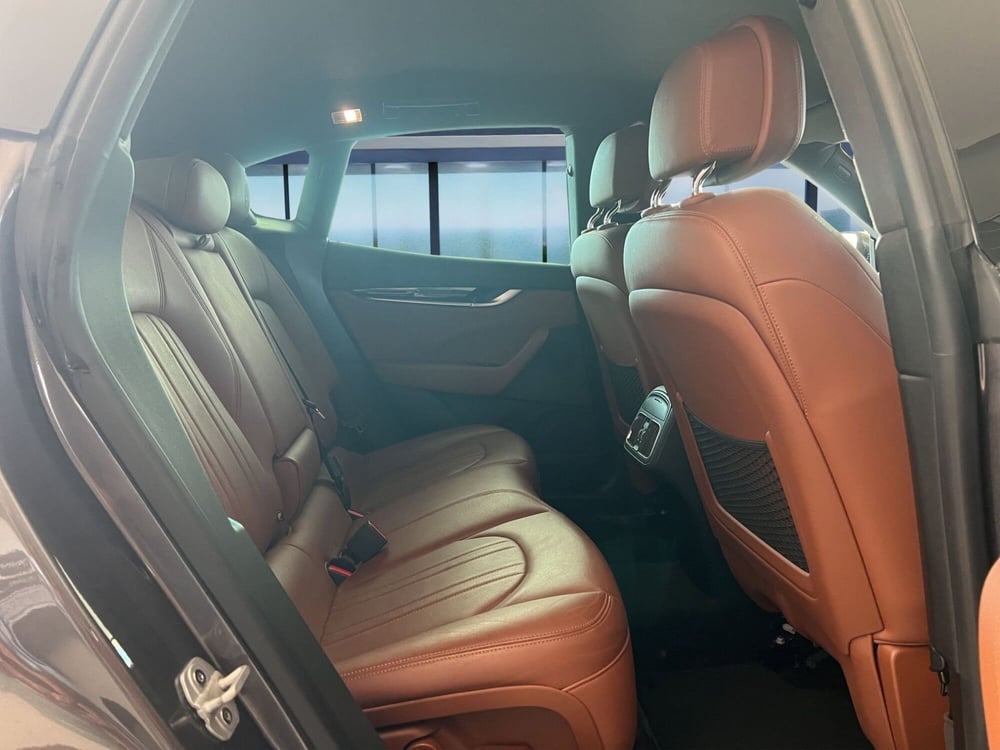 Maserati Levante usata a Cosenza (19)