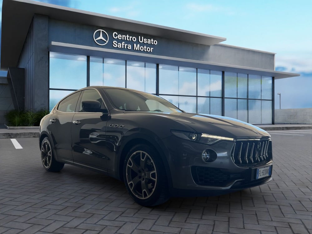 Maserati Levante usata a Cosenza (8)