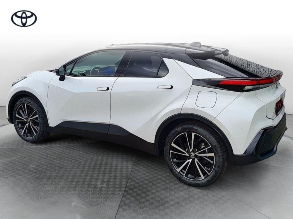 Toyota Toyota C-HR nuova a Perugia (4)