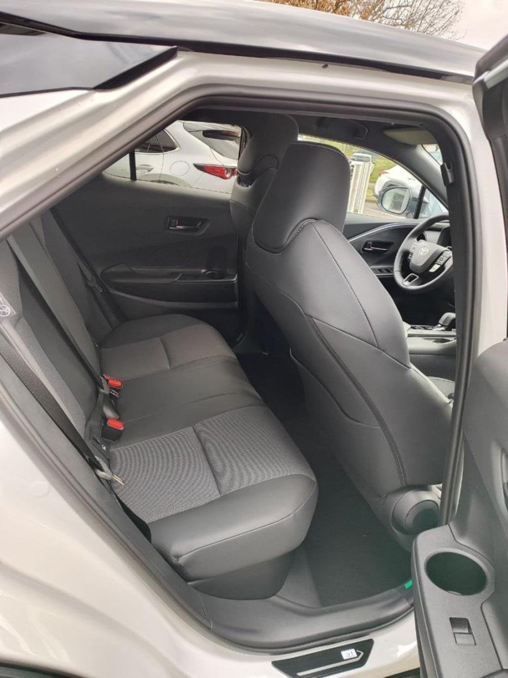 Toyota Toyota C-HR nuova a Perugia (7)