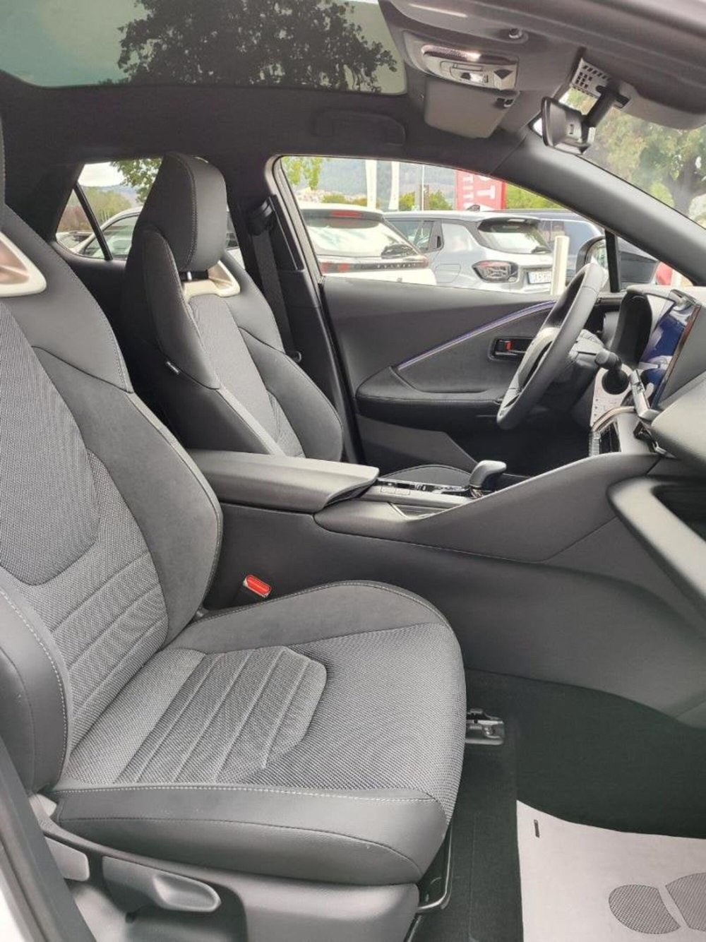 Toyota Toyota C-HR nuova a Perugia (6)