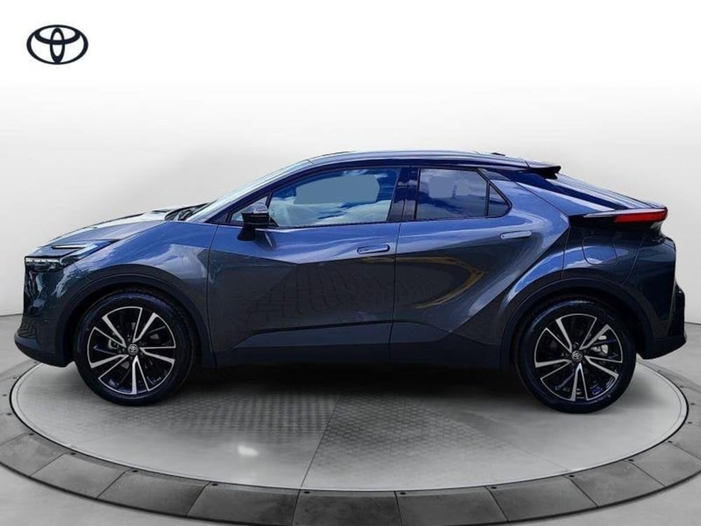 Toyota Toyota C-HR nuova a Perugia (2)