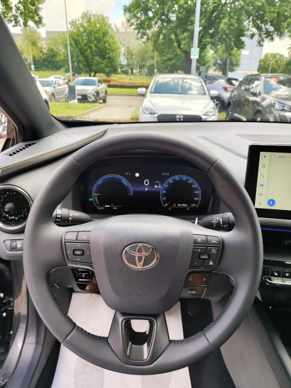 Toyota Toyota C-HR nuova a Perugia (9)