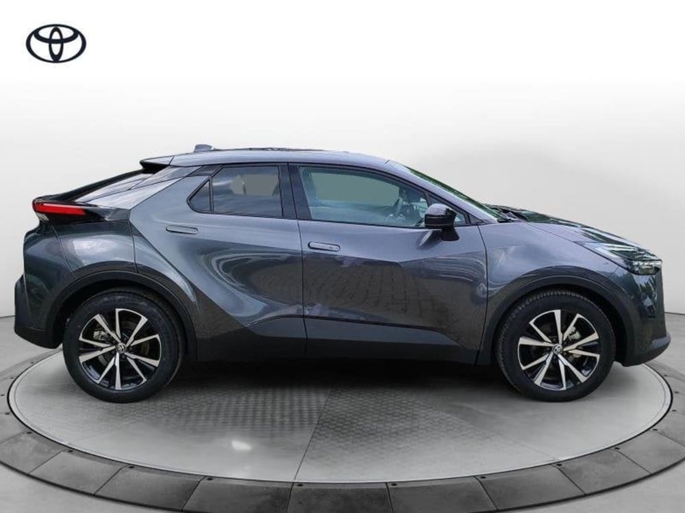Toyota Toyota C-HR nuova a Perugia (13)
