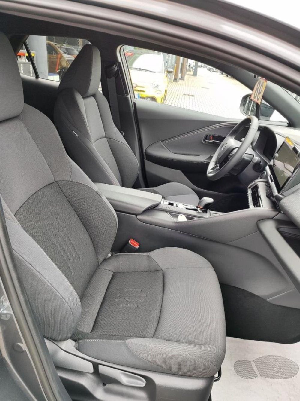 Toyota Toyota C-HR nuova a Perugia (6)