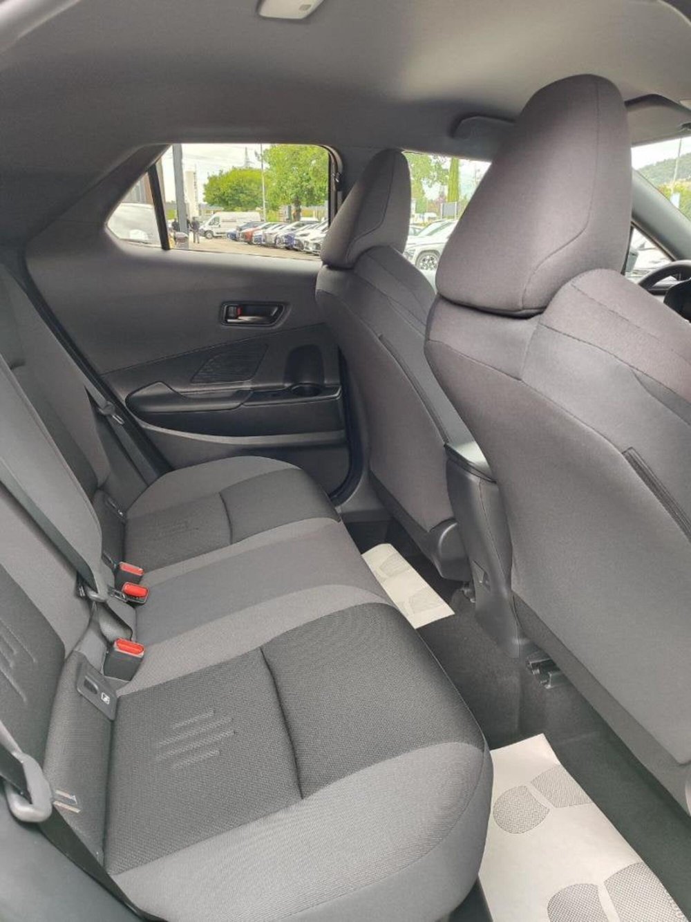 Toyota Toyota C-HR nuova a Perugia (7)