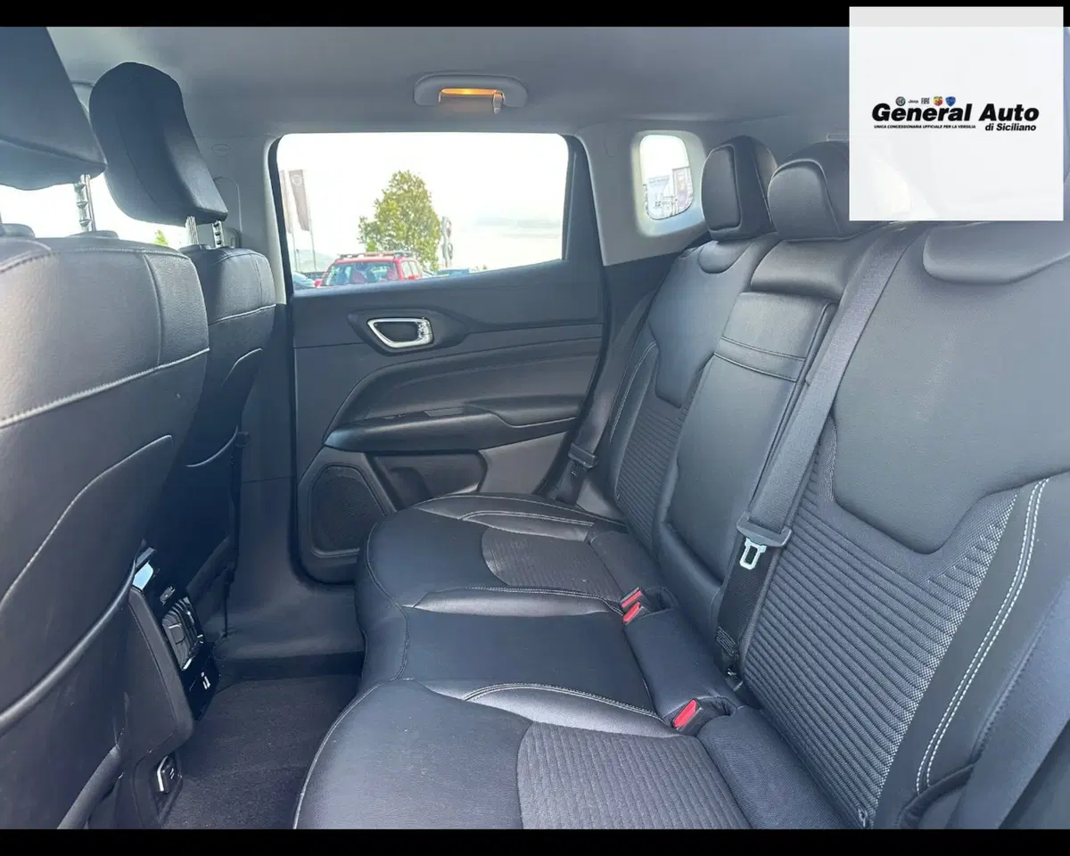 Jeep Compass usata a Lucca (12)