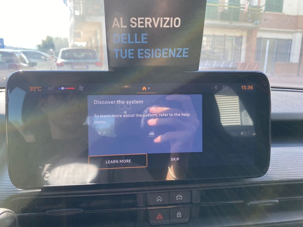 Jeep Avenger nuova a Avellino (20)