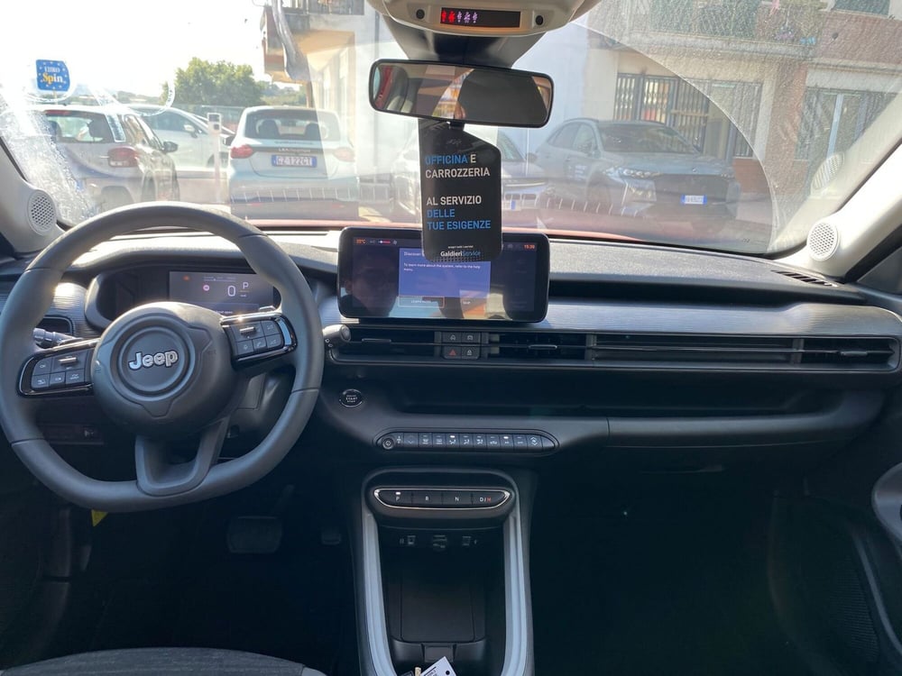 Jeep Avenger nuova a Avellino (5)