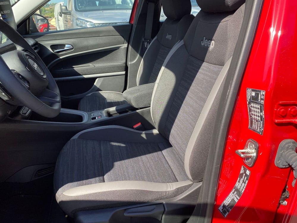 Jeep Avenger nuova a Avellino (6)