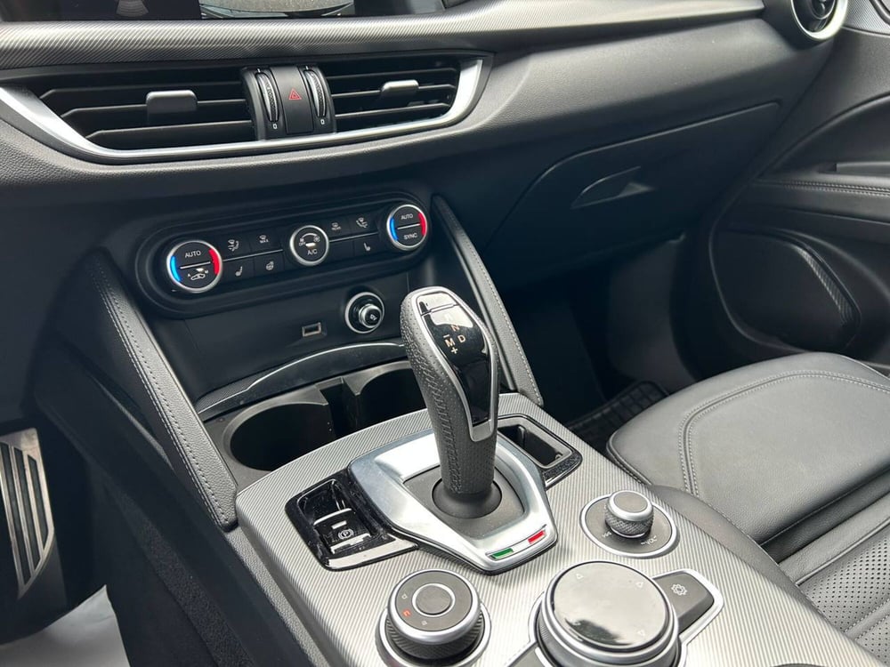 Alfa Romeo Stelvio usata a Ancona (16)