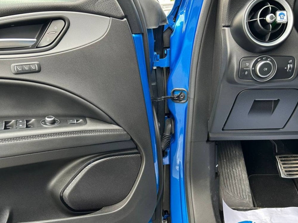 Alfa Romeo Stelvio usata a Ancona (9)