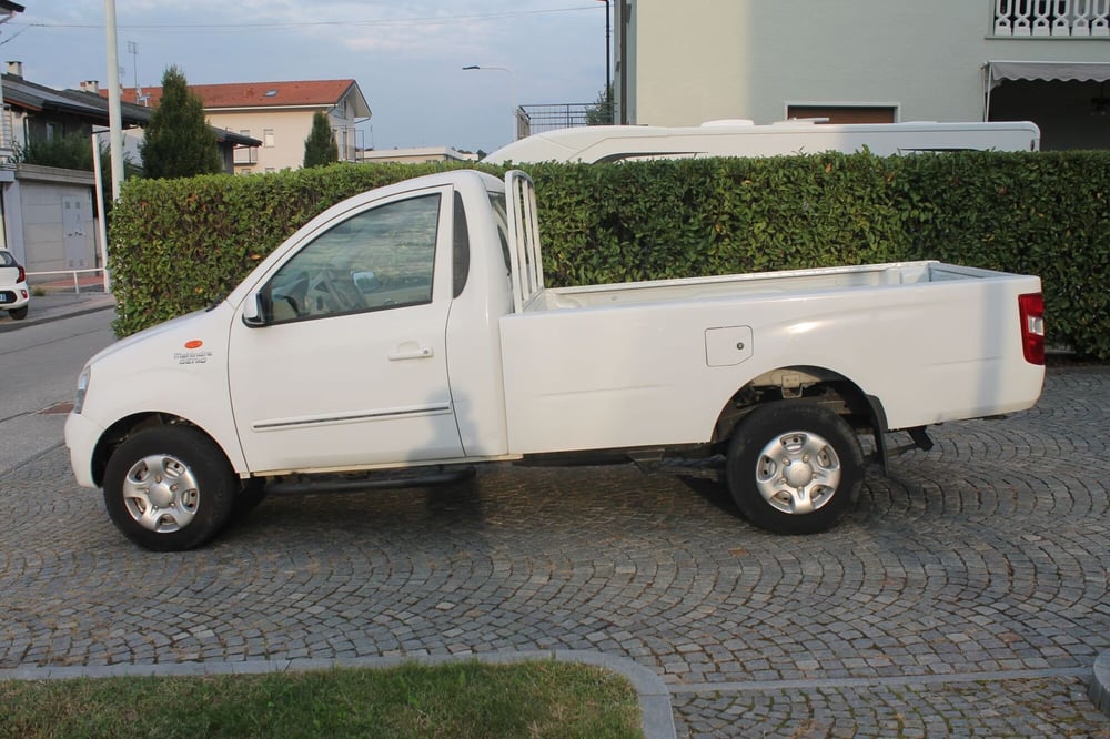 Mahindra Genio usata a Cuneo (2)