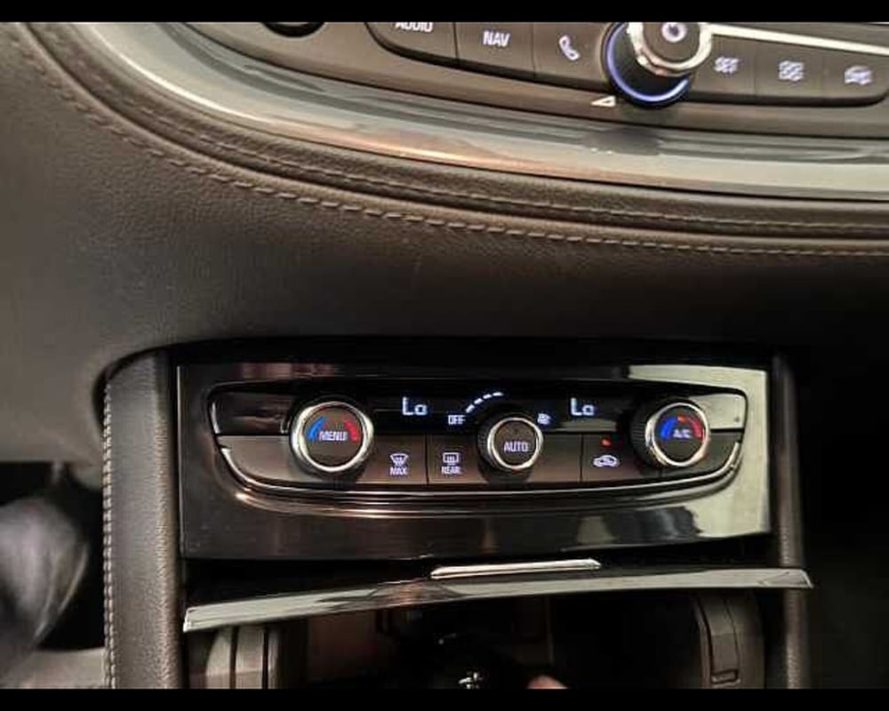 Opel Grandland X usata a Milano (13)