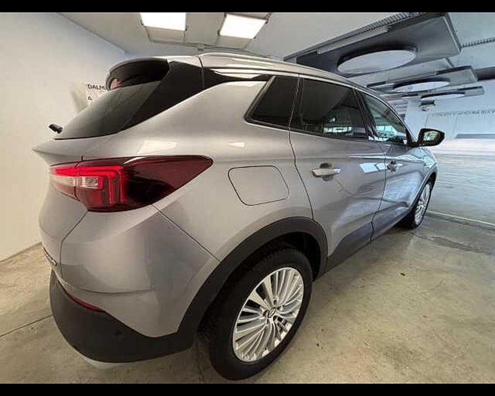 Opel Grandland X usata a Milano (6)