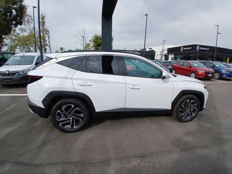 Hyundai Tucson nuova a Latina (8)