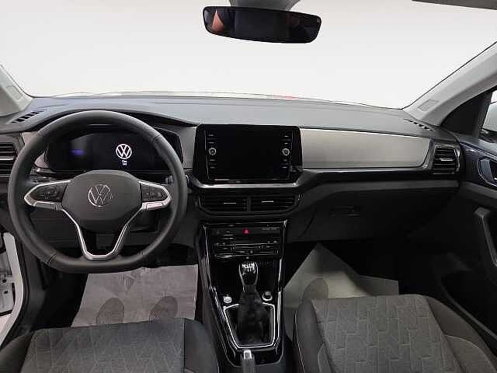 Volkswagen T-Cross nuova a Lecco (9)