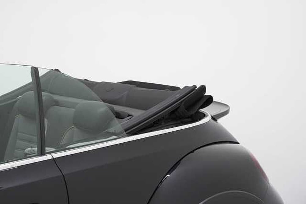 Volkswagen Maggiolino Cabrio usata a Como (14)