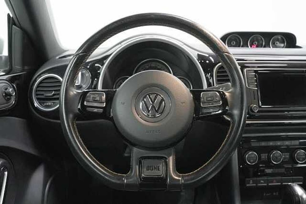 Volkswagen Maggiolino Cabrio usata a Como (5)