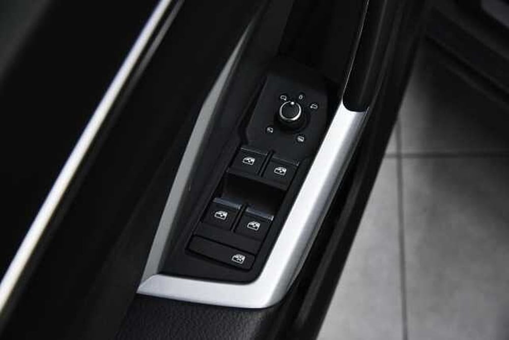 Audi Q3 usata a Como (16)