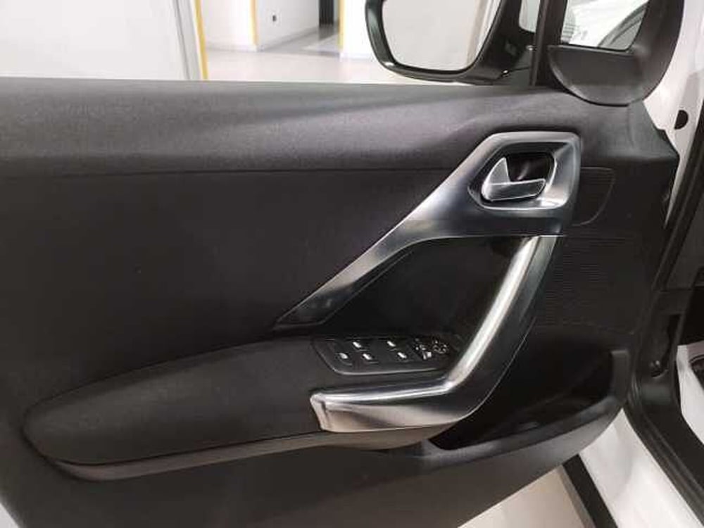 Peugeot 2008 usata a Lecce (5)
