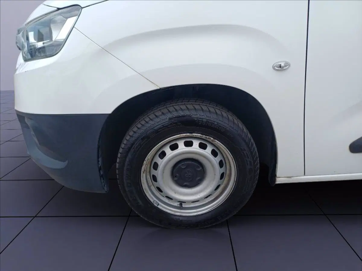 Toyota Proace City Furgone usata a Milano (11)