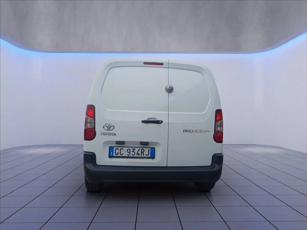 Toyota Proace City Furgone usata a Milano (7)