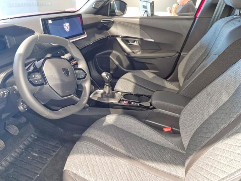 Peugeot 2008 nuova a Salerno (12)