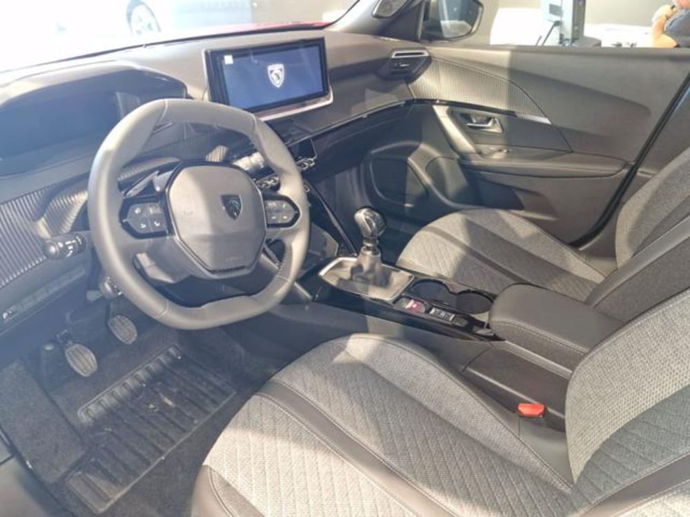 Peugeot 2008 nuova a Salerno (13)