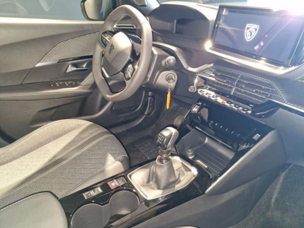 Peugeot 2008 nuova a Salerno (14)