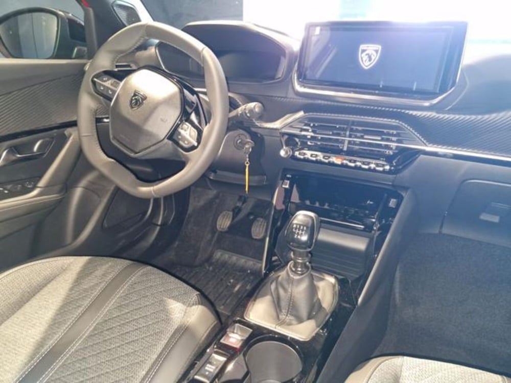 Peugeot 2008 nuova a Salerno (15)
