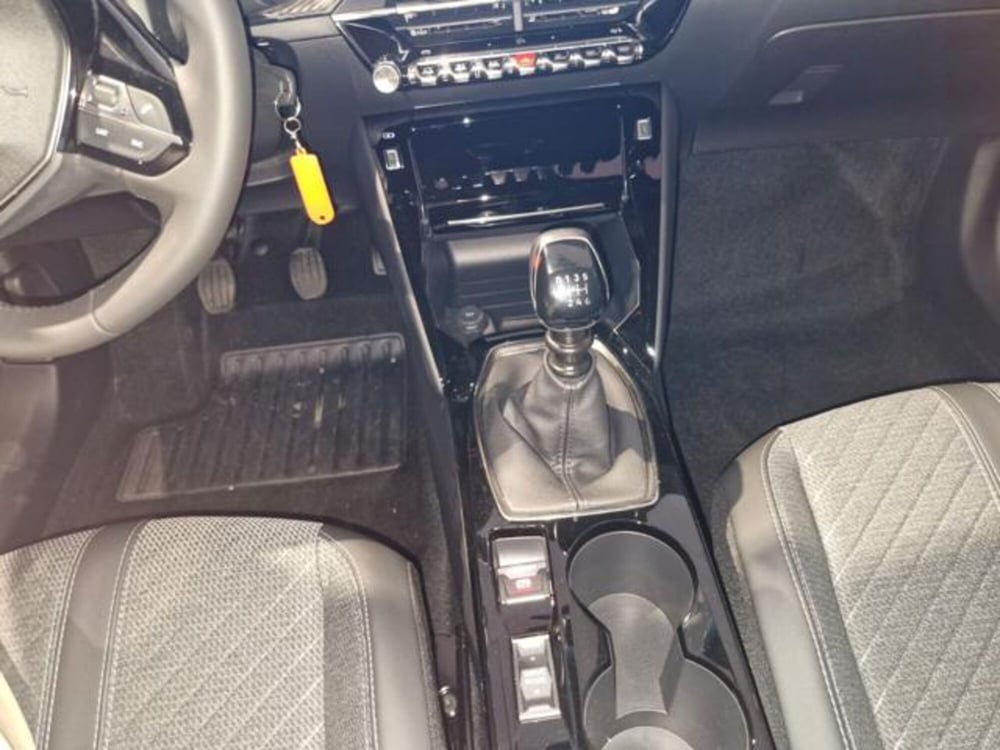 Peugeot 2008 nuova a Salerno (18)