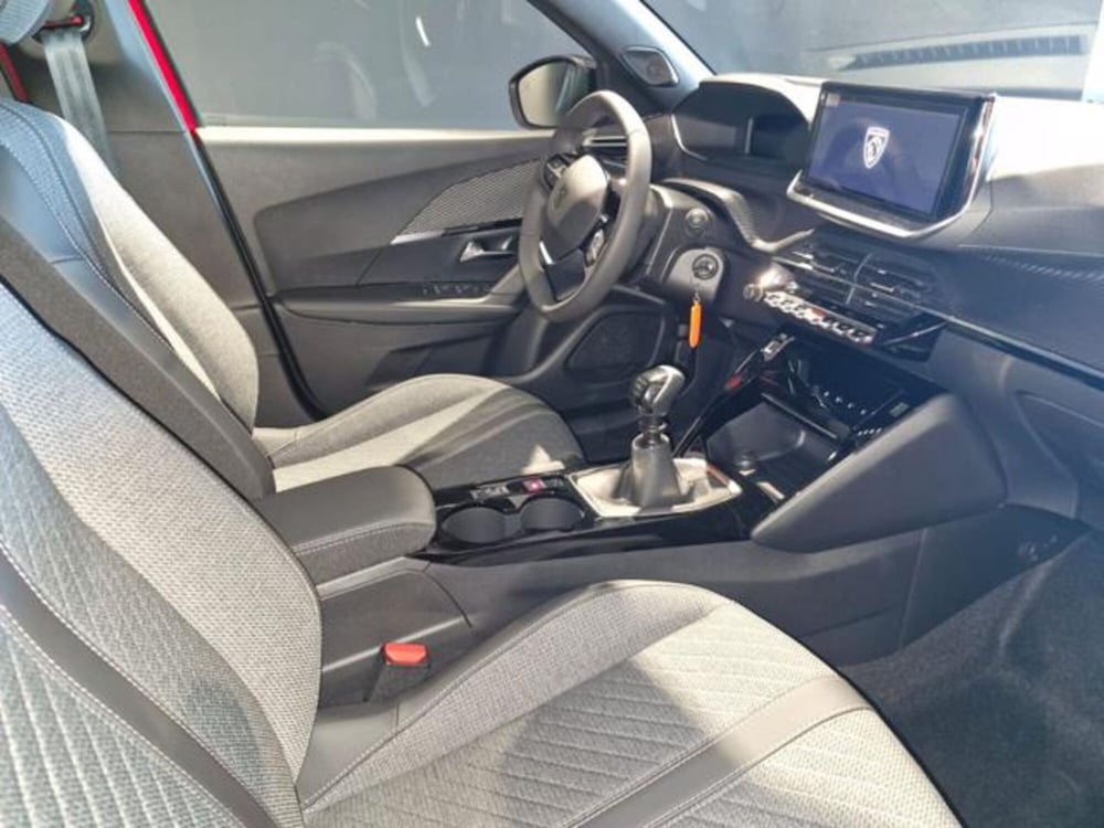 Peugeot 2008 nuova a Salerno (19)