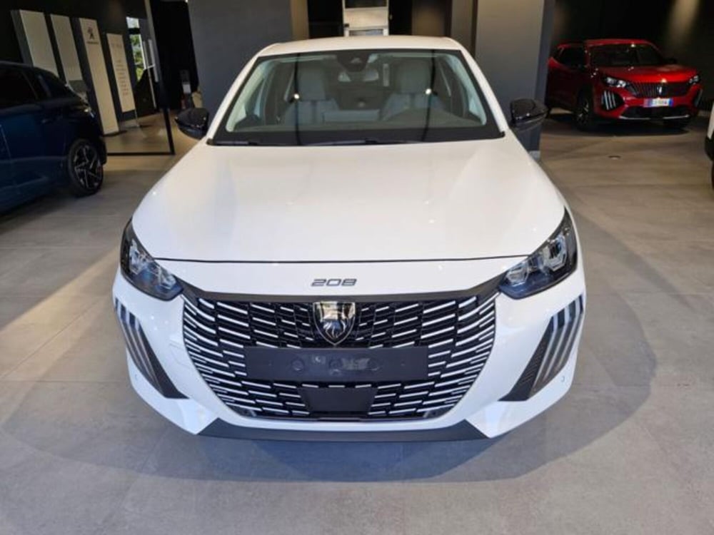 Peugeot 208 nuova a Salerno