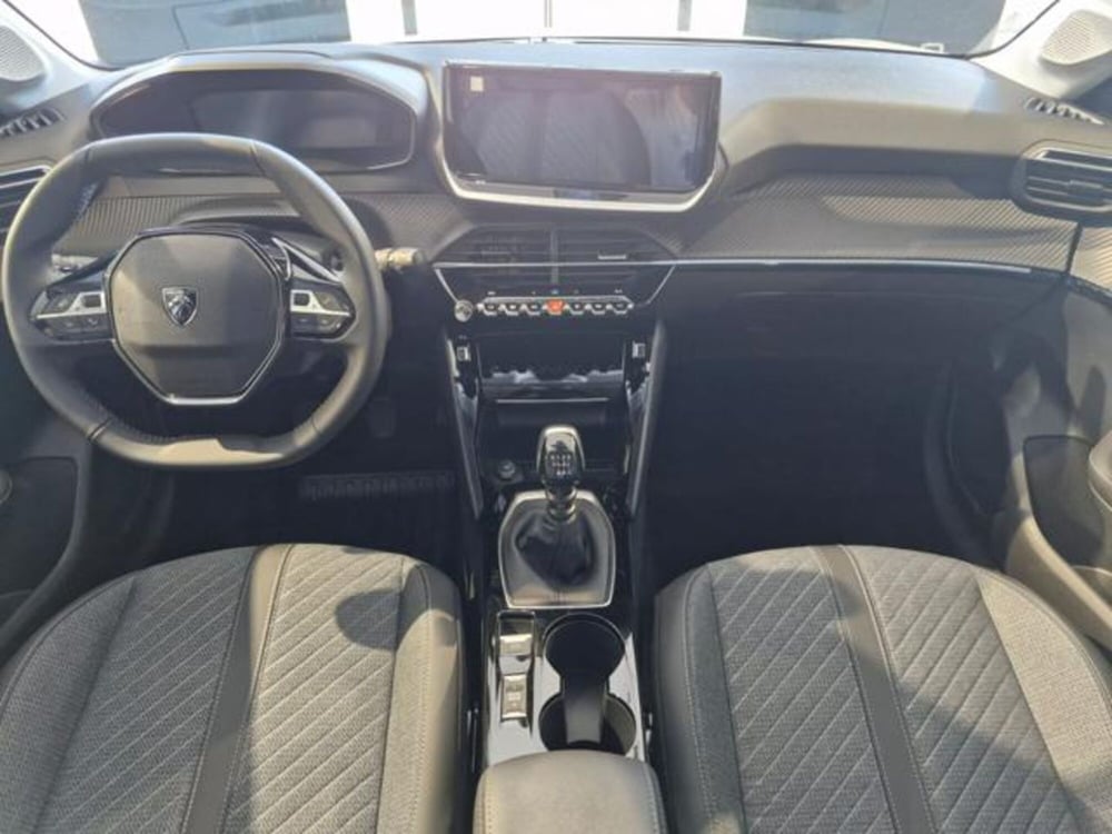 Peugeot 208 nuova a Salerno (12)