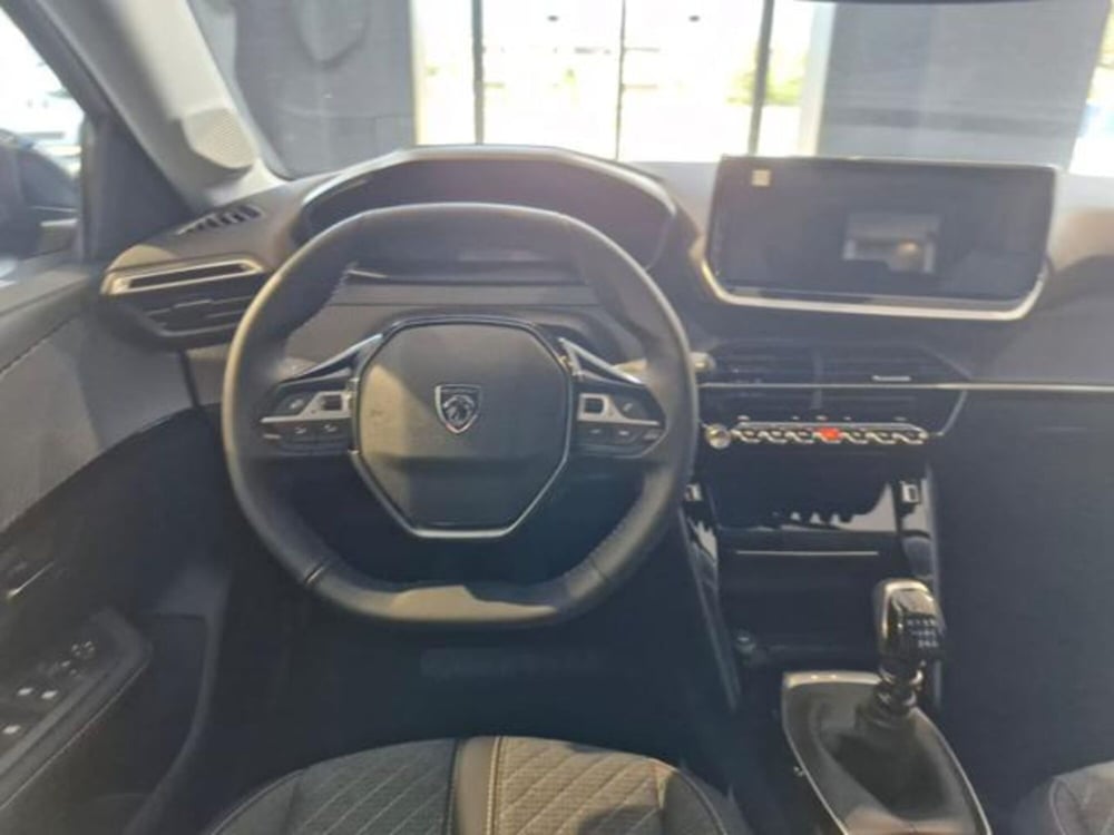 Peugeot 208 nuova a Salerno (15)