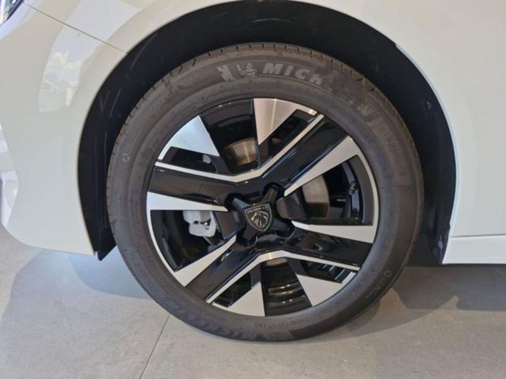 Peugeot 208 nuova a Salerno (17)