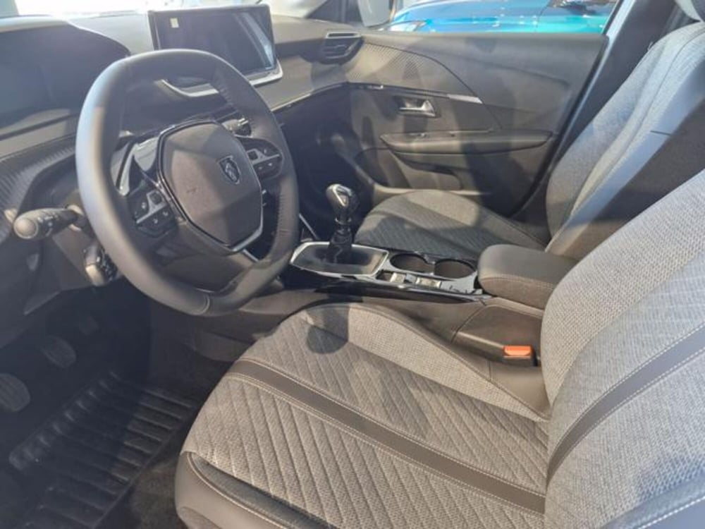 Peugeot 208 nuova a Salerno (9)