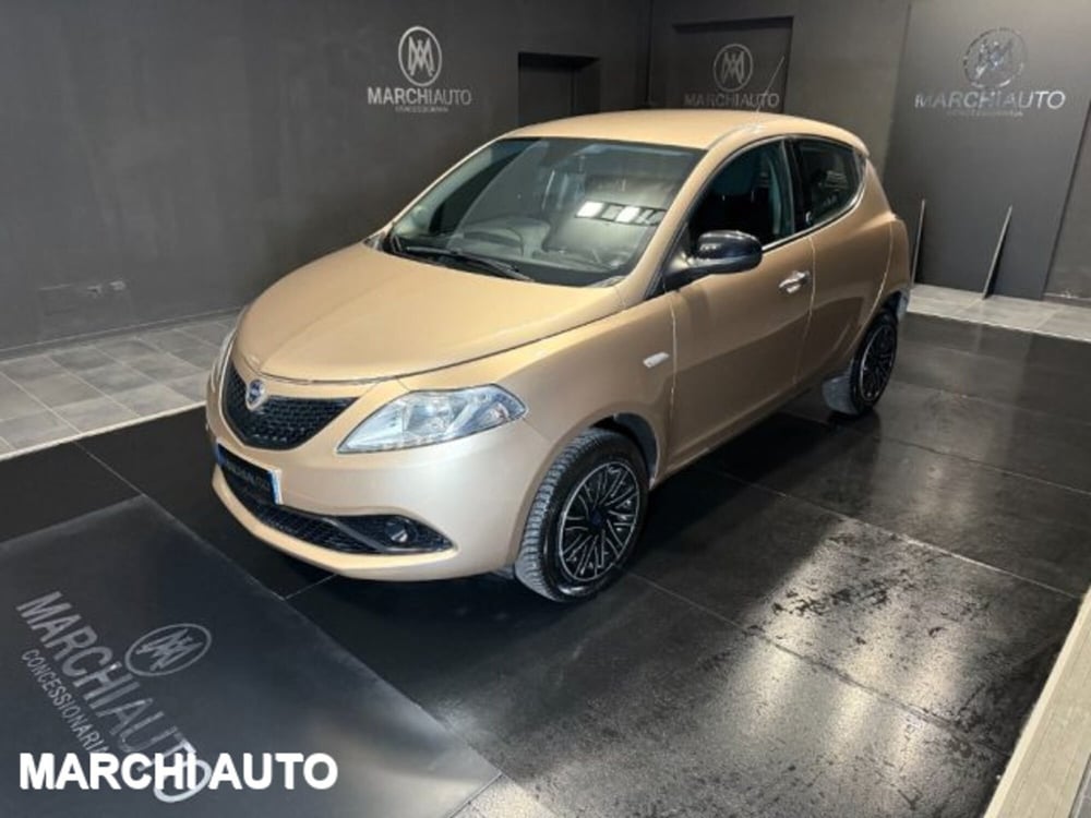 Lancia Ypsilon usata a Perugia