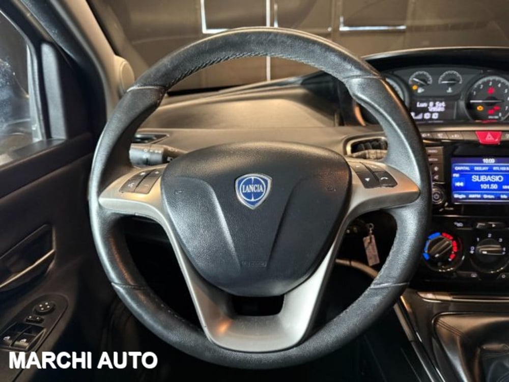 Lancia Ypsilon usata a Perugia (15)